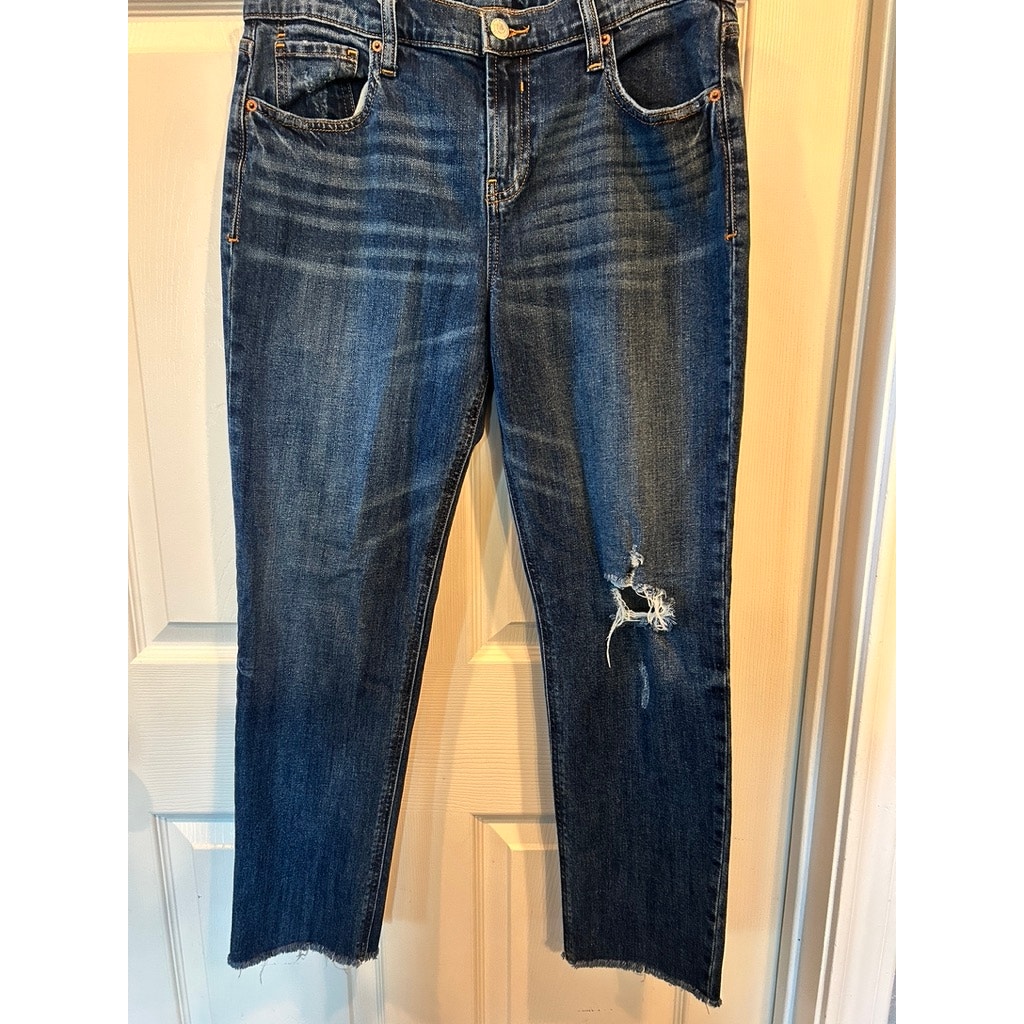 Old Navy Boyfriend Straight Distressed Jeans Women’s Size 8 Medium Wash